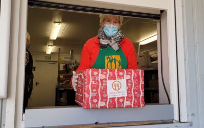 Insgesamt 2.000 Weihnachtspäckchen für die Gäste der Siegener Tafel e.V.